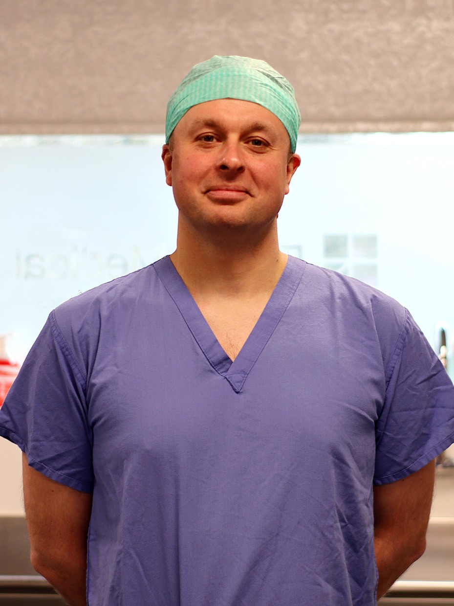 Mr Neil Bowley MChem (hons), BMBS, FRCOphth, PhD Ophthalmic Surgeon